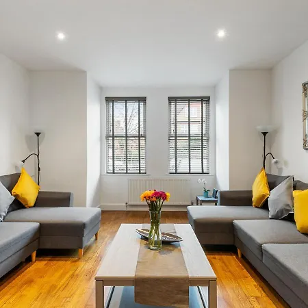 Appartamento Two Bed Flat In Bush Hill Park